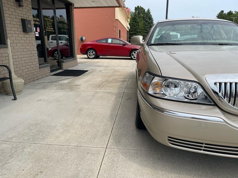 Lincoln Town Car Signature Limited 2010