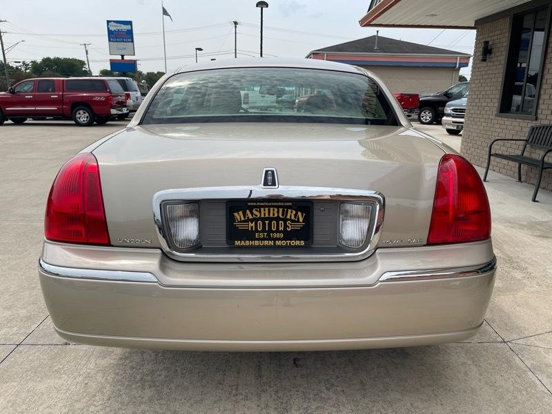 Lincoln Town Car Signature Limited 2010