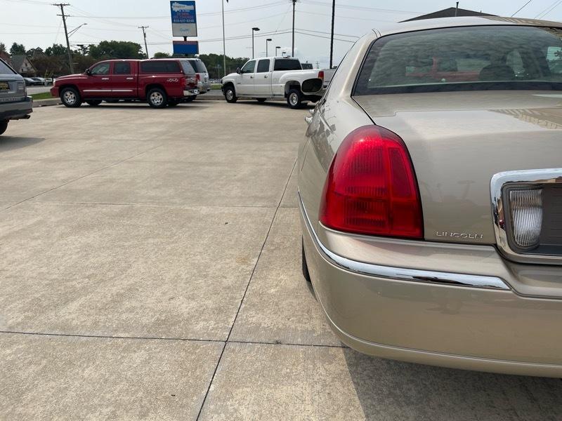 Lincoln Town Car Signature Limited 2010
