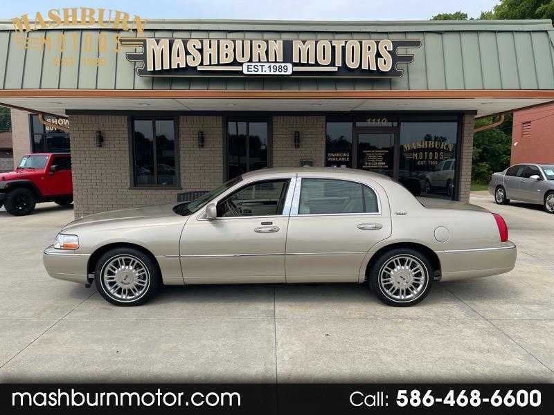 Lincoln Town Car Signature Limited 2010