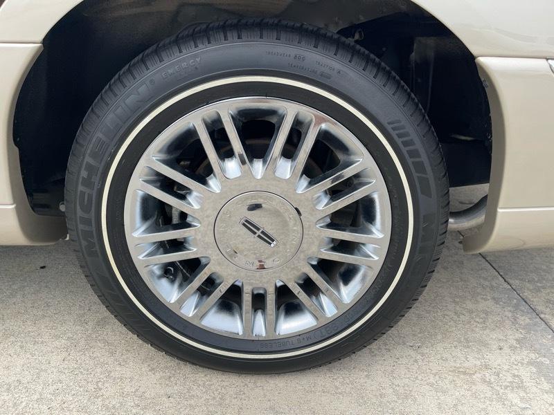 Lincoln Town Car Signature Limited 2010