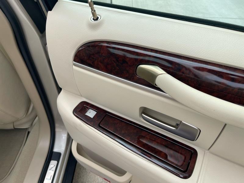 Lincoln Town Car Signature Limited 2010
