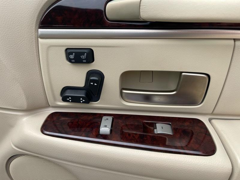 Lincoln Town Car Signature Limited 2010