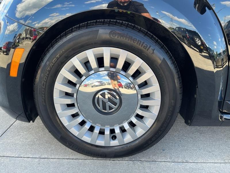 Volkswagen Beetle 1.8T PZEV Convertible 2015