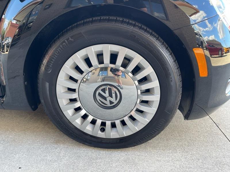 Volkswagen Beetle 1.8T PZEV Convertible 2015