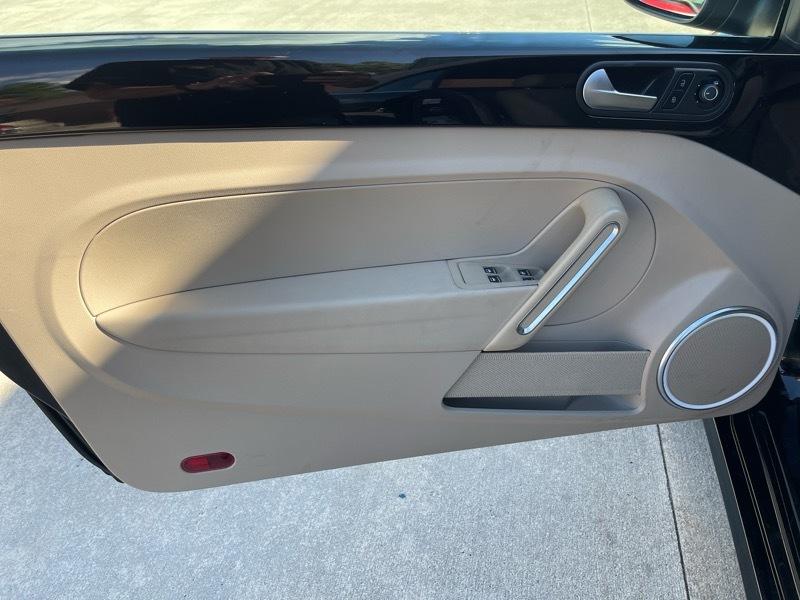 Volkswagen Beetle 1.8T PZEV Convertible 2015