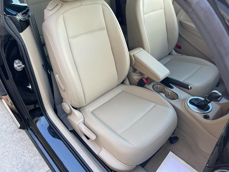 Volkswagen Beetle 1.8T PZEV Convertible 2015