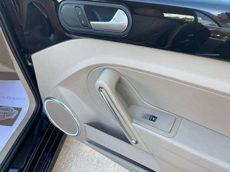 Volkswagen Beetle 1.8T PZEV Convertible 2015