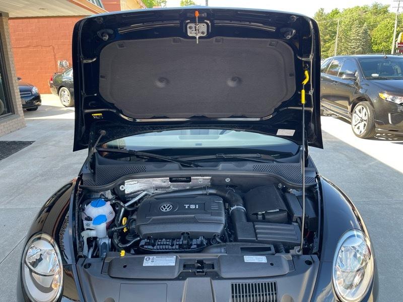 Volkswagen Beetle 1.8T PZEV Convertible 2015