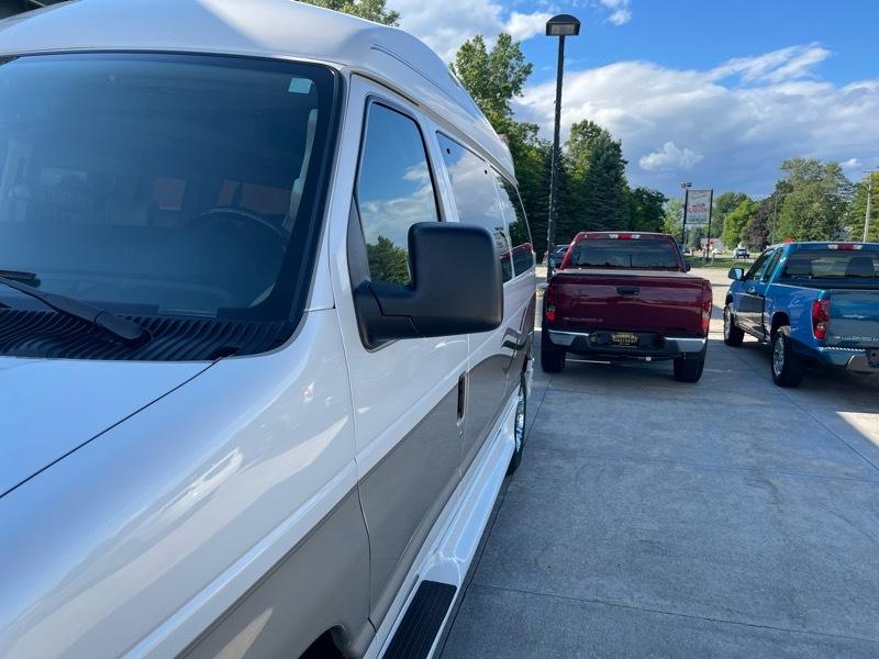 Ford Econoline E-150 2011