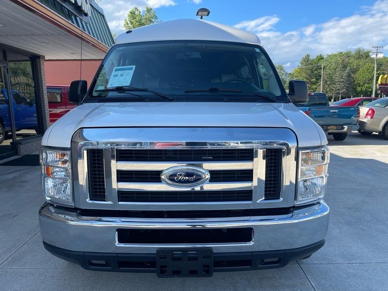 Ford Econoline E-150 2011