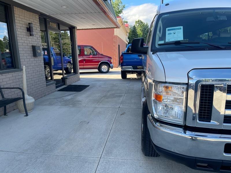 Ford Econoline E-150 2011