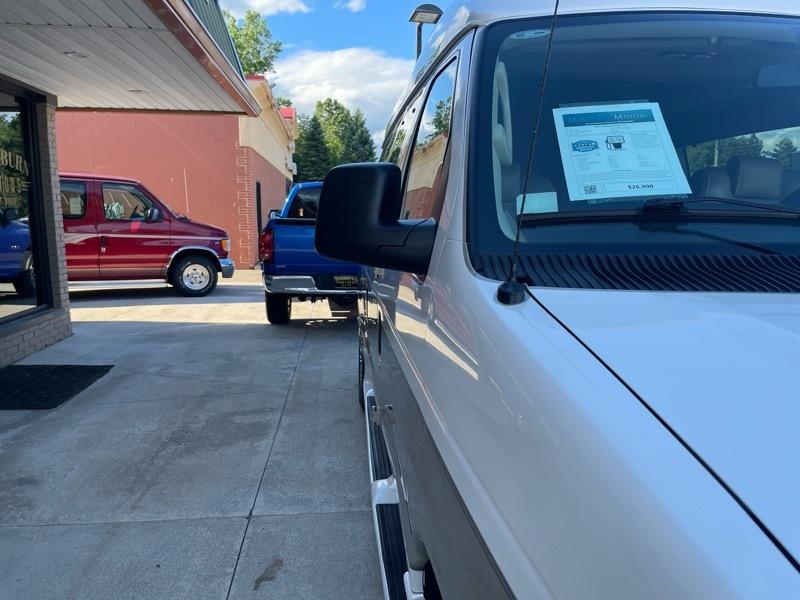 Ford Econoline E-150 2011