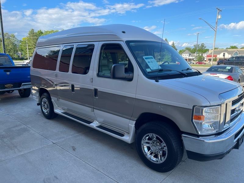 Ford Econoline E-150 2011