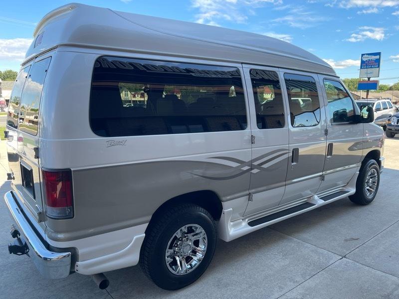 Ford Econoline E-150 2011