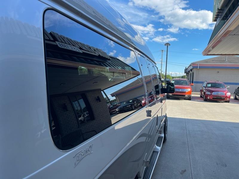 Ford Econoline E-150 2011