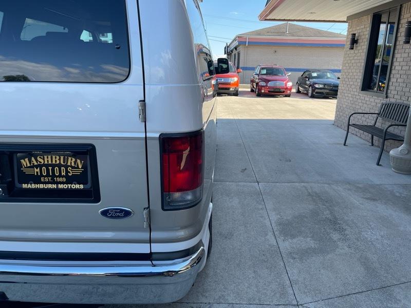 Ford Econoline E-150 2011