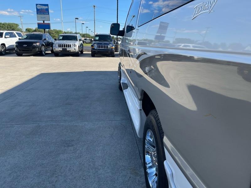 Ford Econoline E-150 2011