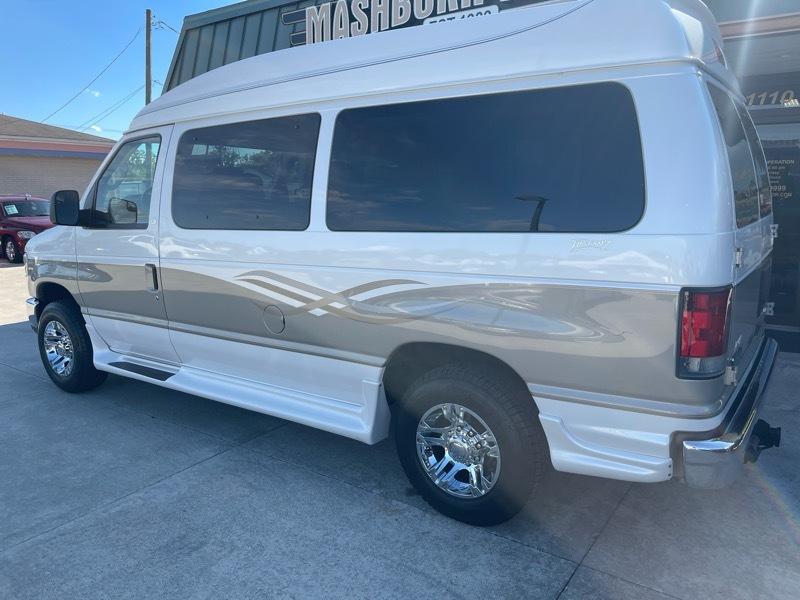 Ford Econoline E-150 2011