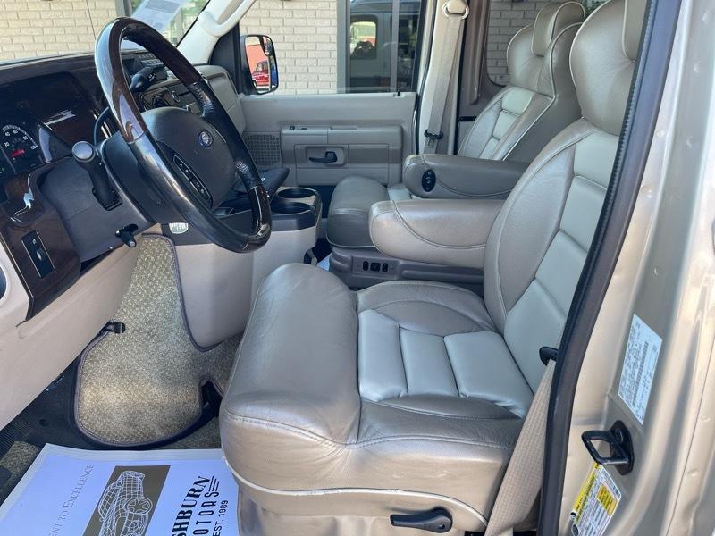 Ford Econoline E-150 2011