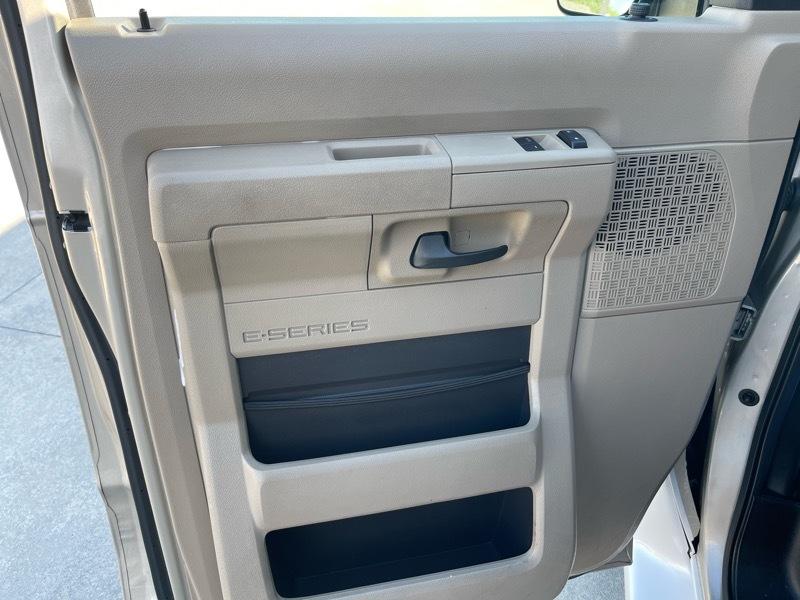 Ford Econoline E-150 2011