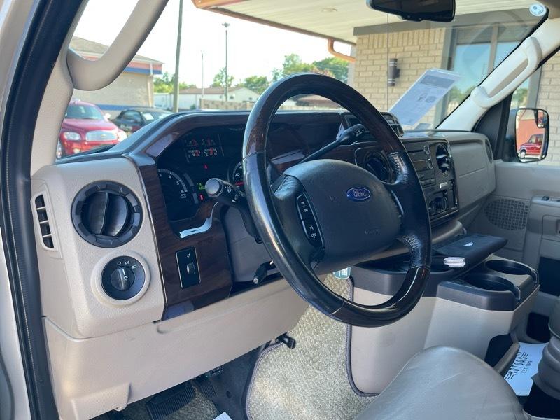 Ford Econoline E-150 2011