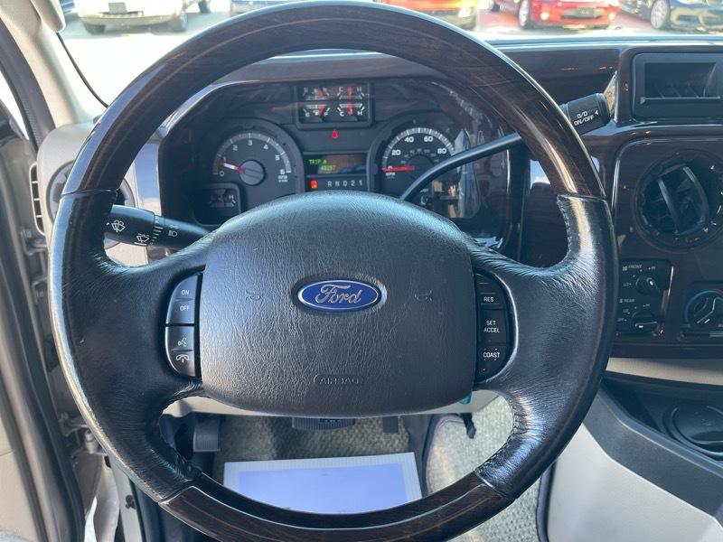 Ford Econoline E-150 2011