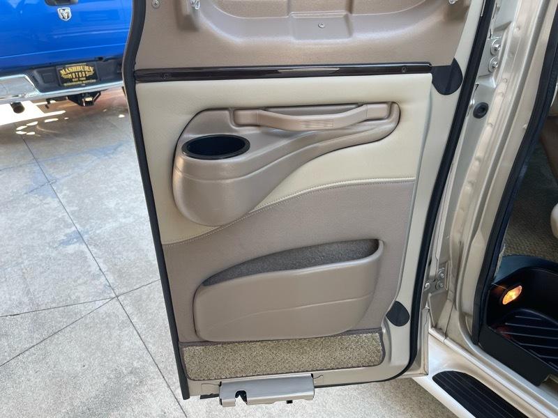Ford Econoline E-150 2011