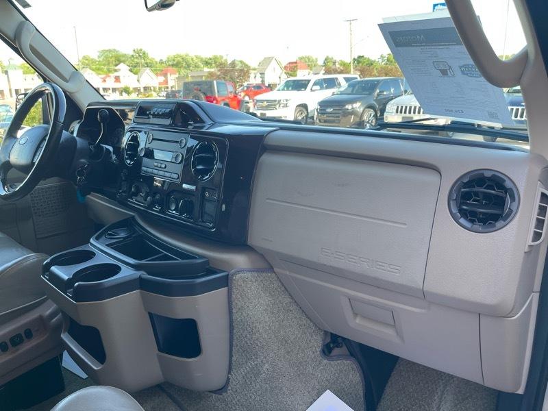 Ford Econoline E-150 2011