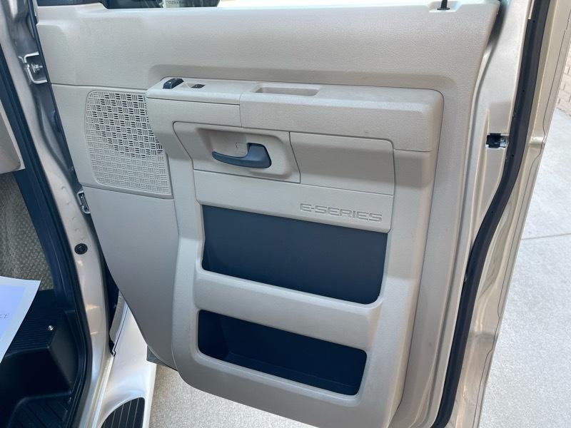Ford Econoline E-150 2011