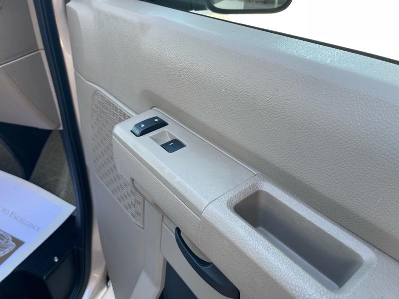 Ford Econoline E-150 2011
