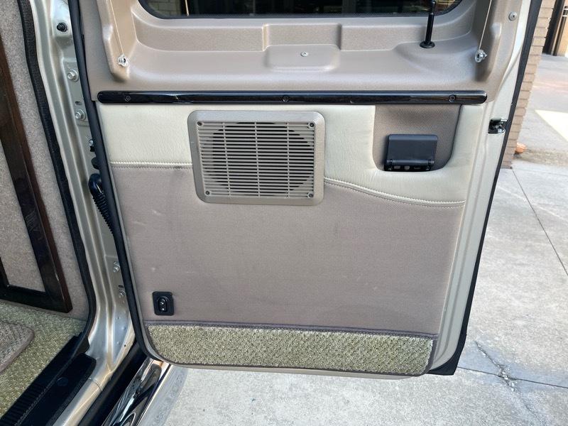 Ford Econoline E-150 2011