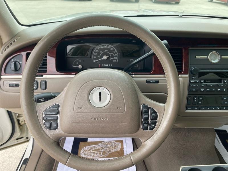 Lincoln Town Car Executive 2003