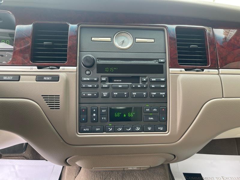 Lincoln Town Car Executive 2003