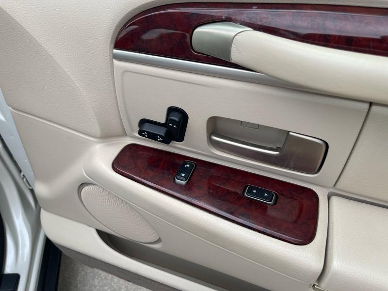 Lincoln Town Car Executive 2003