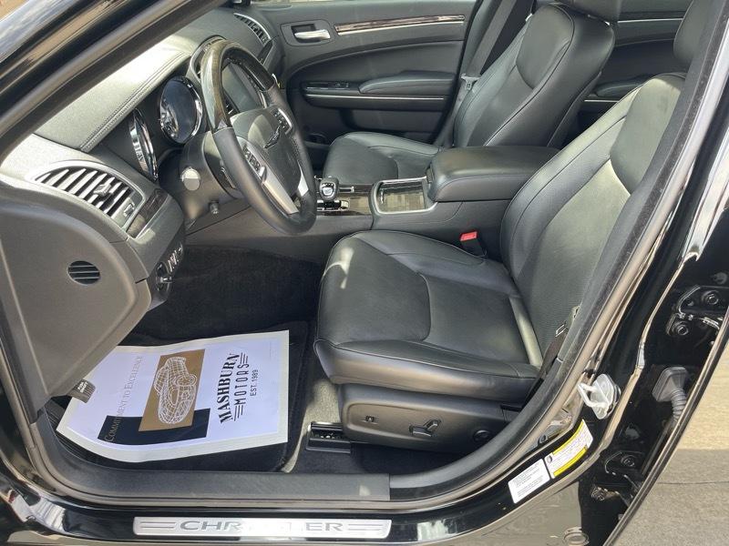 Chrysler 300 Limited RWD 2012