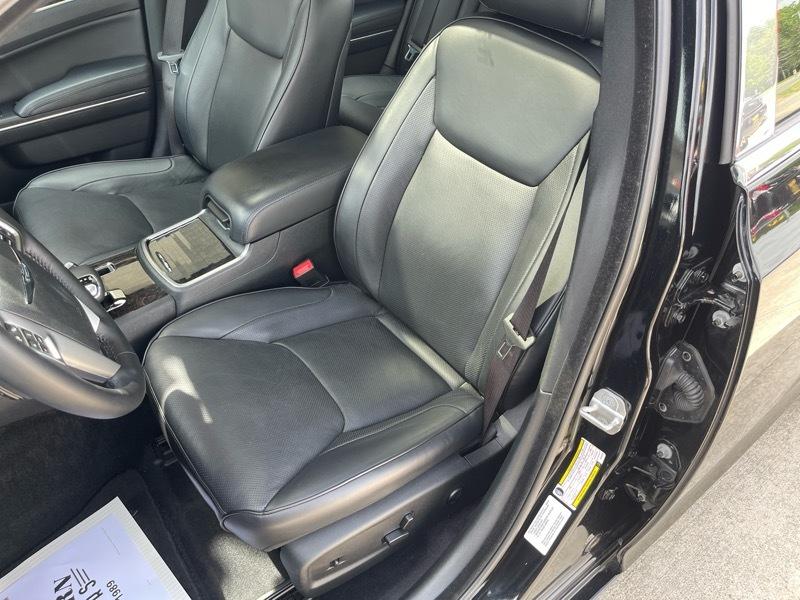 Chrysler 300 Limited RWD 2012