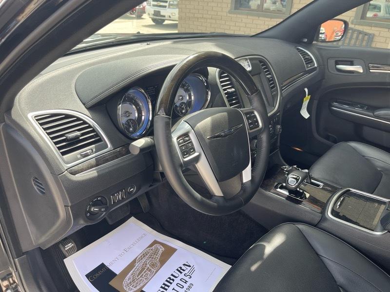 Chrysler 300 Limited RWD 2012