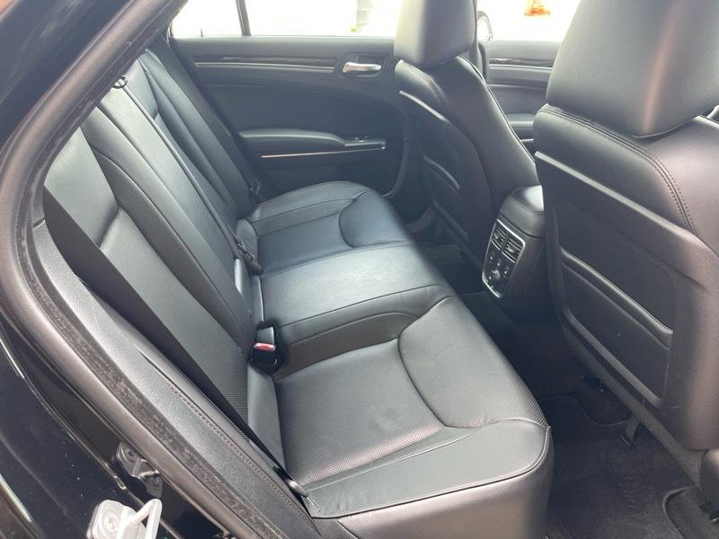 Chrysler 300 Limited RWD 2012