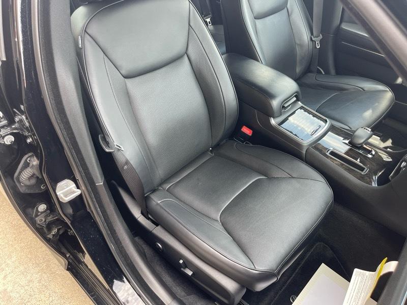 Chrysler 300 Limited RWD 2012