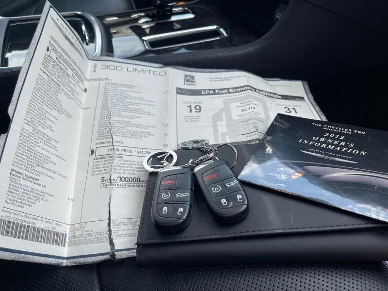 Chrysler 300 Limited RWD 2012