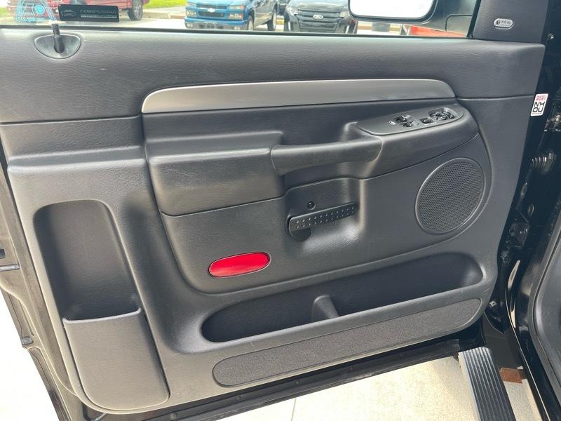 Dodge Ram 1500 Laramie 4WD 2004