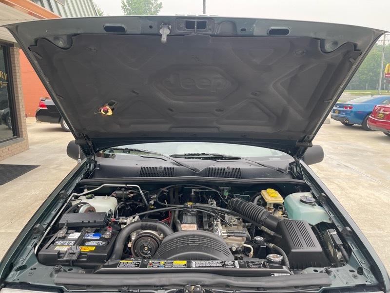 Jeep Grand Cherokee Laredo 4WD 1994