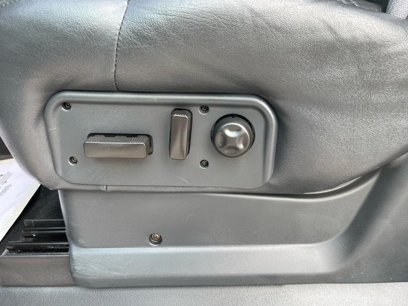 Chevrolet Silverado 3500 Crew Cab 2WD 2002