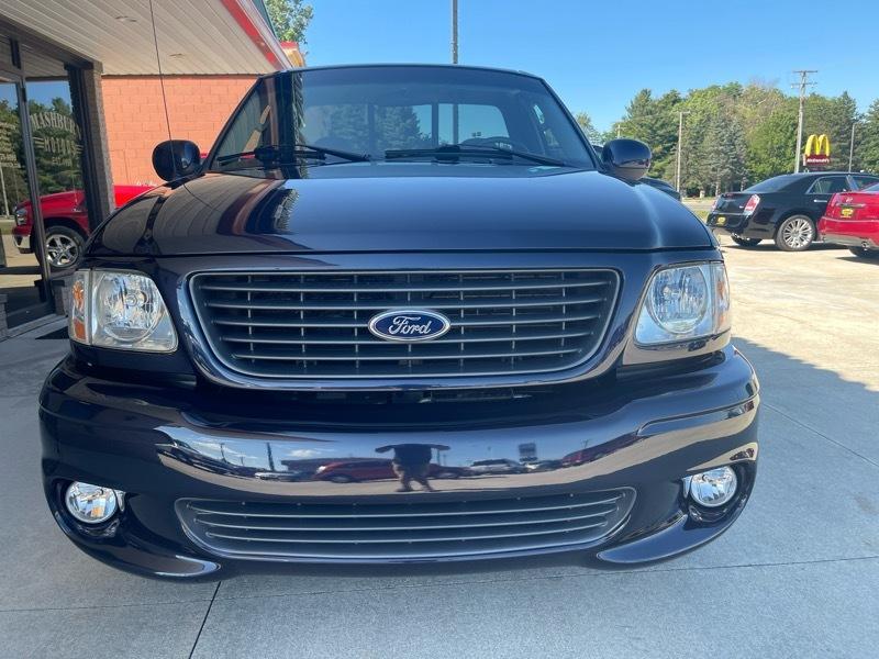 Ford F-150 SVT Lightning 2WD 2002