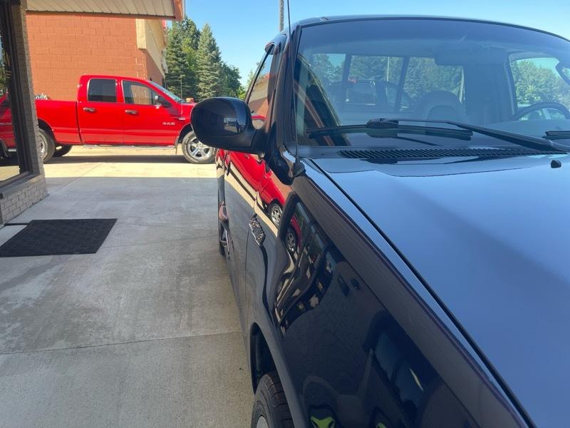 Ford F-150 SVT Lightning 2WD 2002