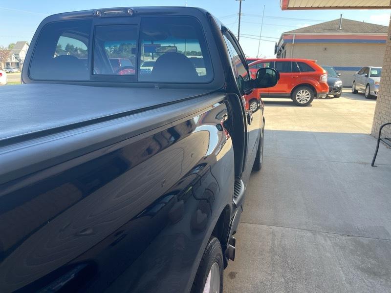 Ford F-150 SVT Lightning 2WD 2002