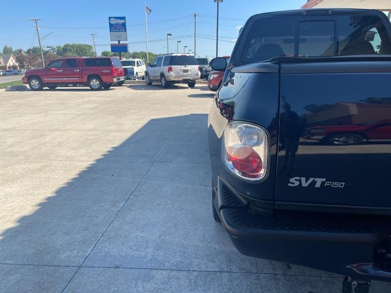 Ford F-150 SVT Lightning 2WD 2002