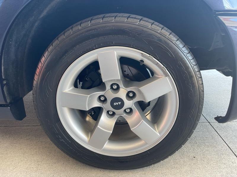 Ford F-150 SVT Lightning 2WD 2002
