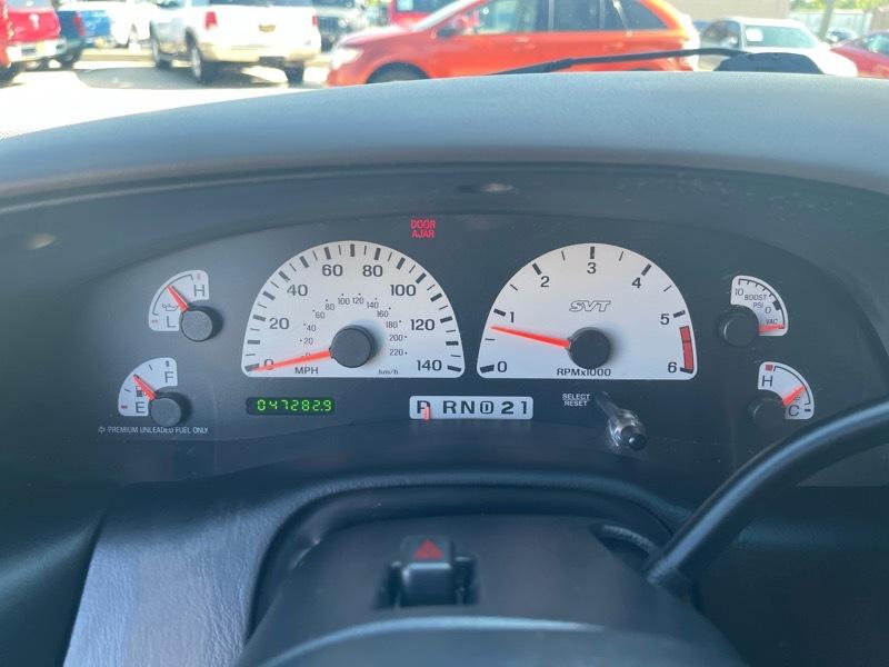 Ford F-150 SVT Lightning 2WD 2002